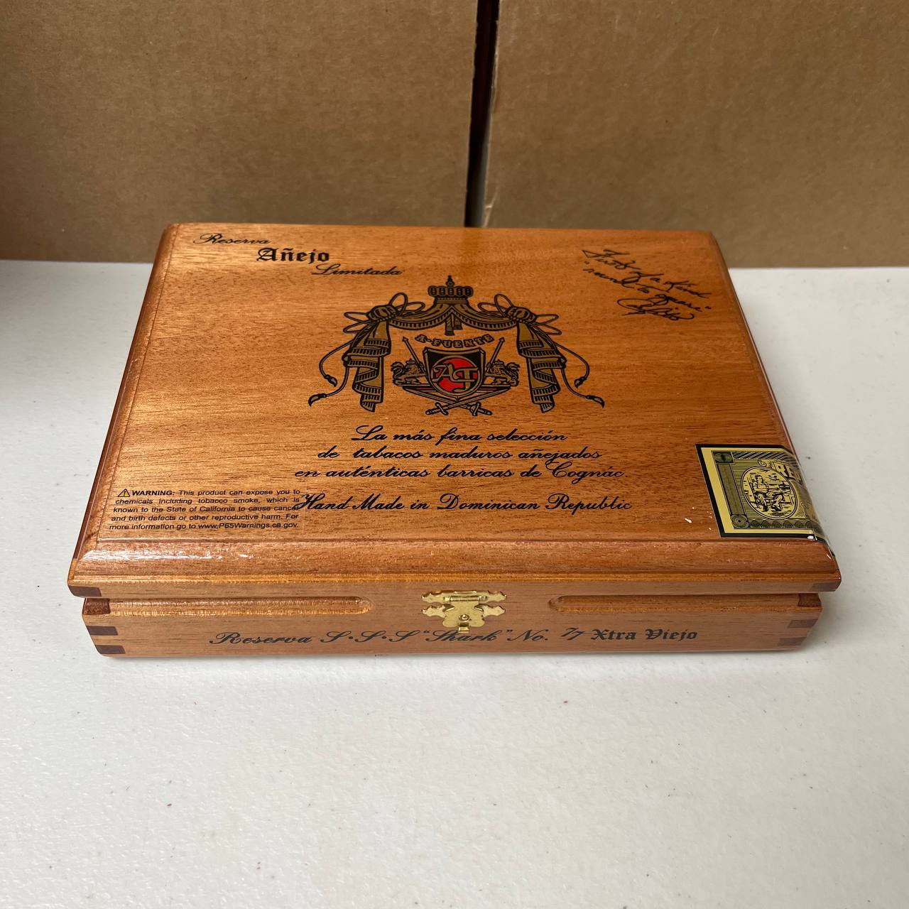 Arturo Fuente Anejo Reserva No.77 Eye of Shark Pyramid - Image 2
