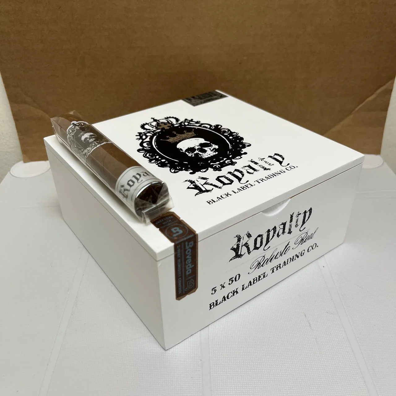 Black Label Trading Royalty Robusto Real - Image 4